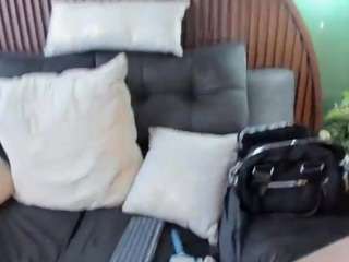 shannel-queen Live Webcam on CamSoda