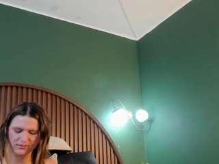 shannel-queen live webcam show
