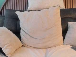 shannel-queen live webcam show