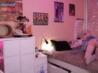 yourcutewaifu webcam