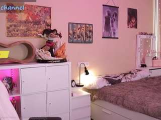 yourcutewaifu webcam model