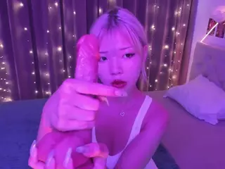 QuinnyEstel's Live Sex Cam Show