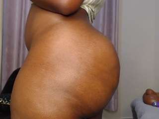 curvychocolateass