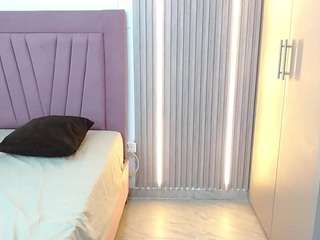 sexyy-brunette1 Sexy Chat 18 camsoda