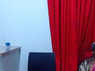 Questo modello è in diretta ora. darkdivva24