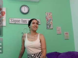 dulce276maria's CamSoda show and profile