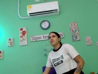 dulce276maria's CamSoda show and profile