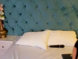 SeleneeEvanss's Live Sex Cam Show