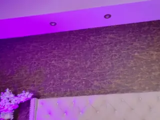 SeleneeEvanss's Live Sex Cam Show