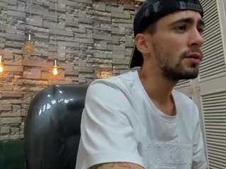 stud-foxx Live Webcam on CamSoda