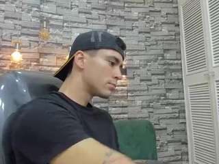 stud-foxx Live Webcam on CamSoda
