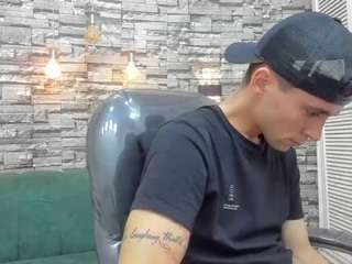 stud-foxx Live Webcam on CamSoda