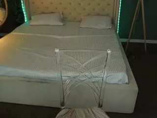 MilaMoonn's Live Sex Cam Show
