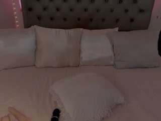 xlau123x, recent webcam model, live from Camsoda