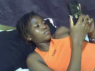 AFRI-QUEEN live webcam show