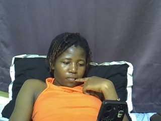 AFRI-QUEEN live webcam show