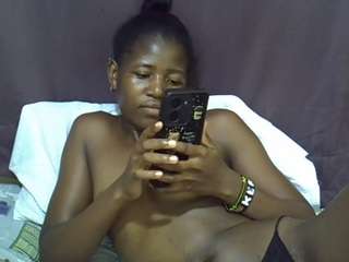 AFRI-QUEEN live cam preview