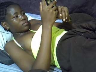 AFRI-QUEEN live cam preview