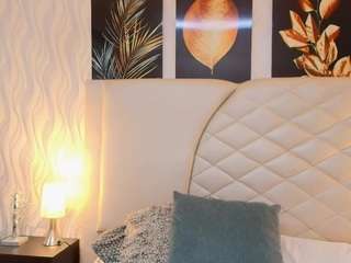 amberr-greyy's CamSoda show and profile