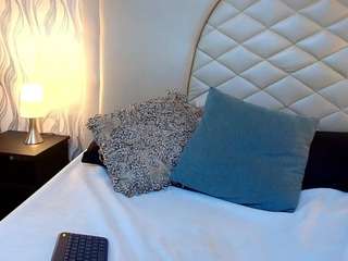 Amberr-Greyy live webcam show