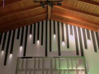 dolcieelliot's CamSoda show and profile