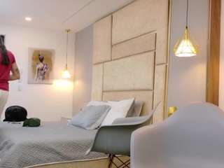 ashleytaylor1's CamSoda show and profile