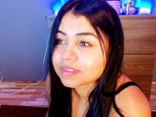 jade-brunnette