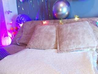 jade-brunnette webcam