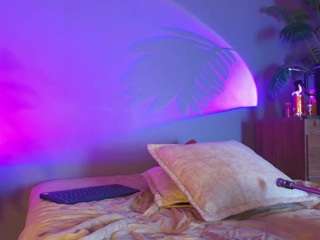 Live cam show with Jade Brunnette