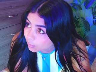 jade-brunnette