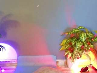 Live cam show with Jade Brunnette