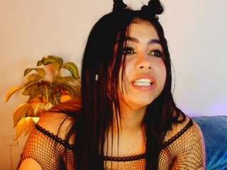 jade-brunnette