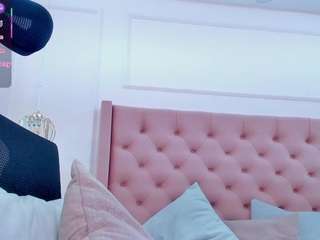 miia-schwarz Live Webcam on CamSoda