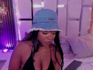 miia-schwarz Live Webcam on CamSoda