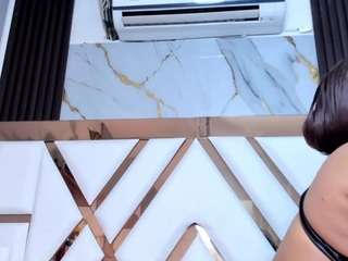 zafirahot's CamSoda show and profile