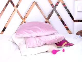 zafirahot Live Webcam on CamSoda