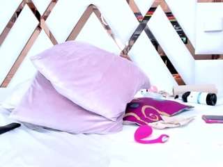 zafirahot Live Webcam on CamSoda