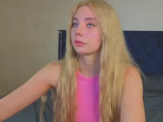 Chloe-lov's Live Sex Cam Show