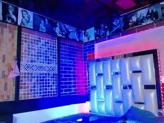 kriss-sweetboobs Live Webcam on CamSoda