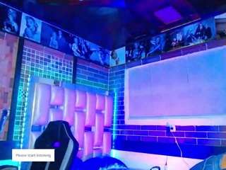 kriss-sweetboobs's CamSoda show and profile