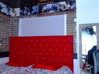 Kriss-sweetboobs's Live Sex Cam Show