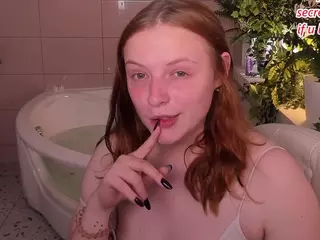 Little-fiona's Live Sex Cam Show