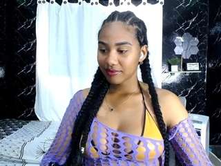 hillary-queen Live Webcam on CamSoda