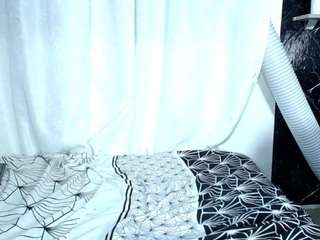 hillary-queen Live Webcam on CamSoda