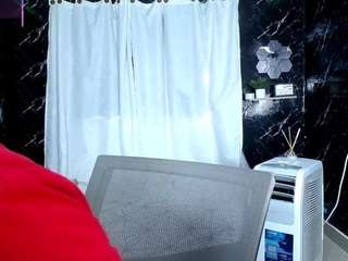  hillary-queen chat room