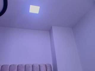 mia-xs's CamSoda show and profile