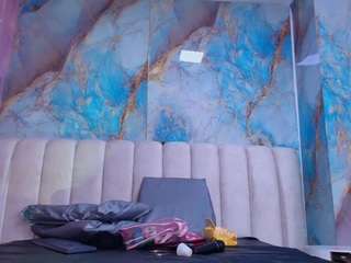 mia-xs's CamSoda show and profile