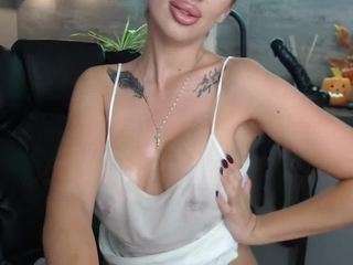 selenaqueenn
