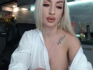 selenaqueenn webcam