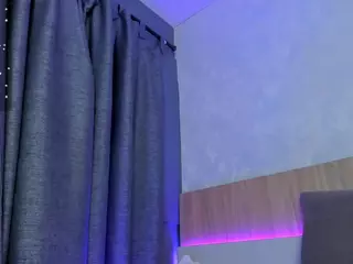 sophie-cam69's Live Sex Cam Show